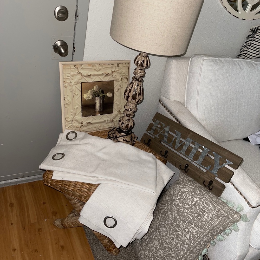 Decor - Picture 2 of 5